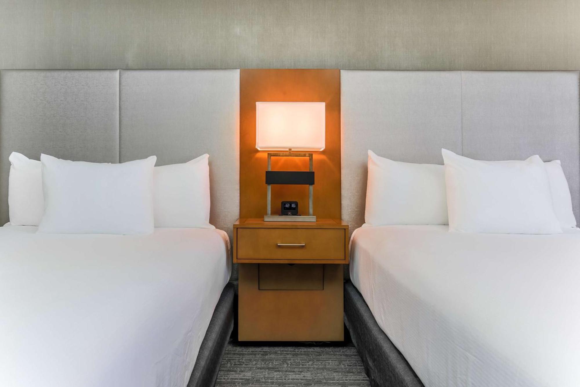 Doubletree By Hilton Atlanta Airport Hotel College Park Buitenkant foto