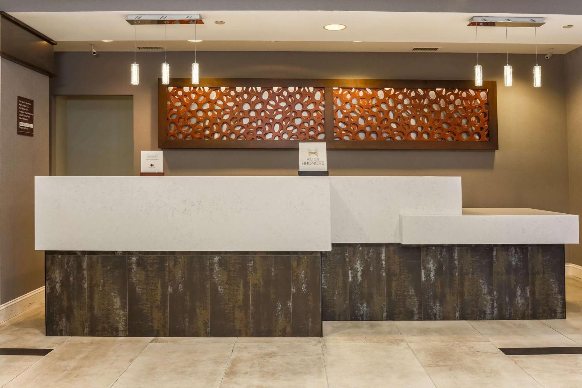 Doubletree By Hilton Atlanta Airport Hotel College Park Buitenkant foto