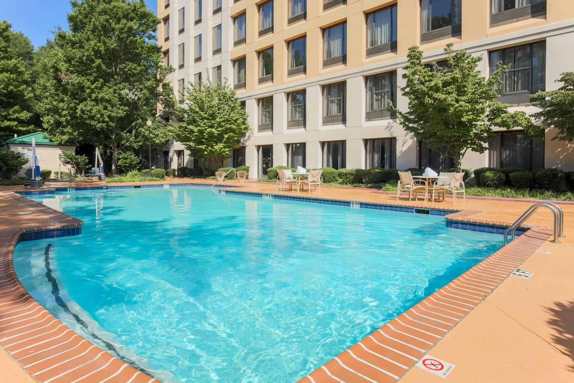 Doubletree By Hilton Atlanta Airport Hotel College Park Buitenkant foto