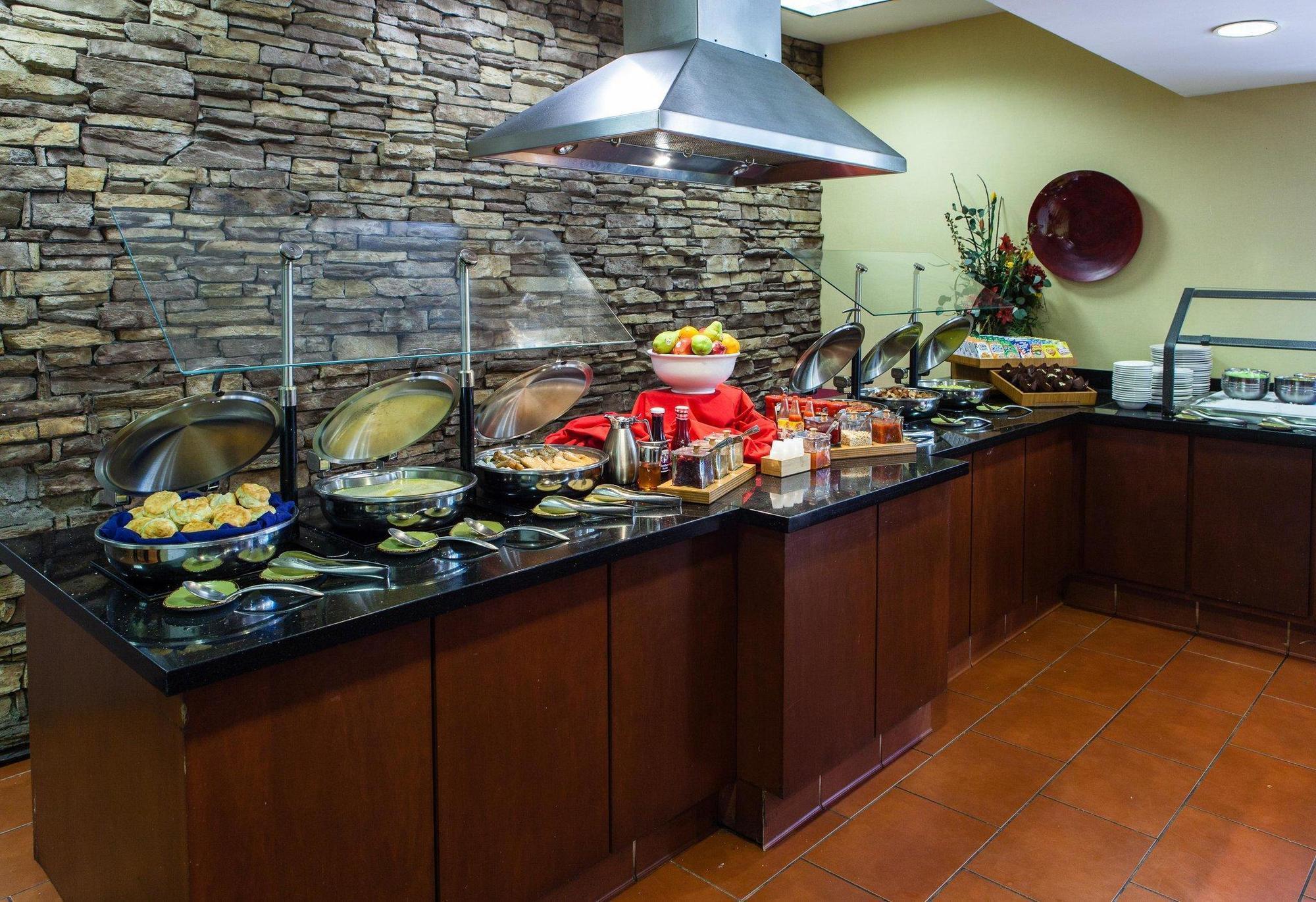 Doubletree By Hilton Atlanta Airport Hotel College Park Buitenkant foto