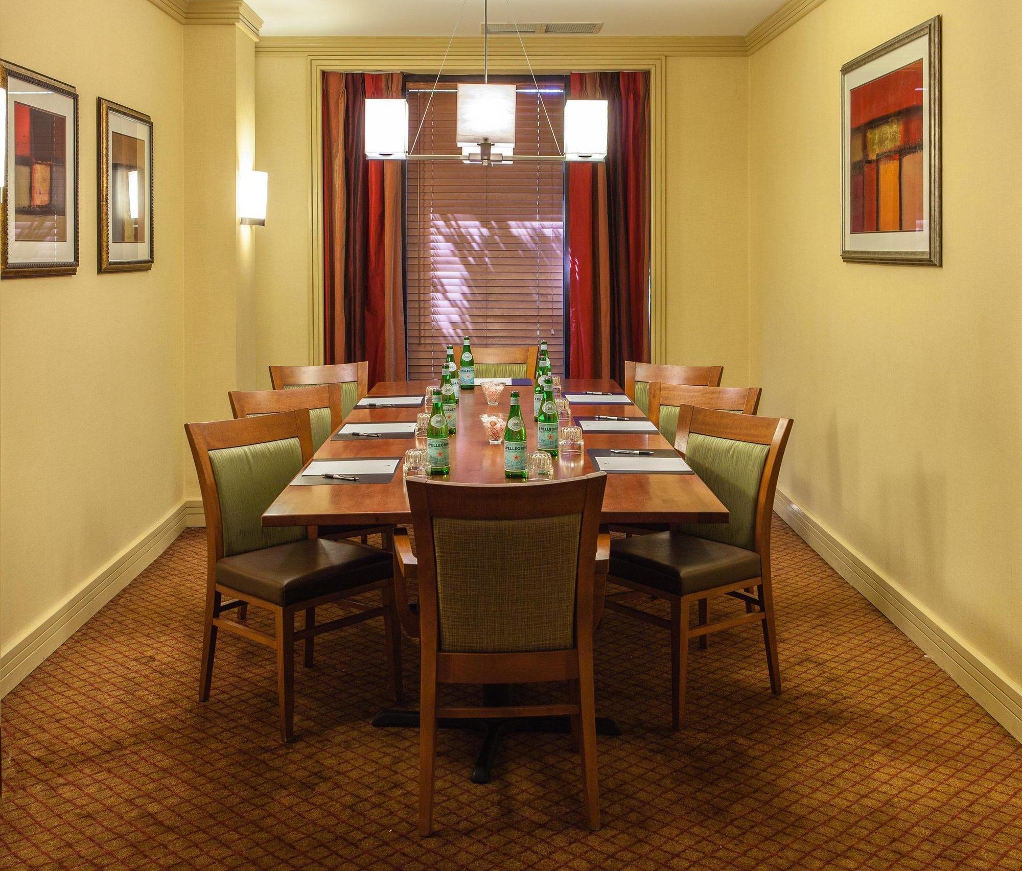 Doubletree By Hilton Atlanta Airport Hotel College Park Buitenkant foto